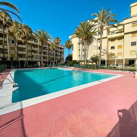 Seafront Apartment With Direct Access To The Beach توريمولينوس المظهر الخارجي الصورة