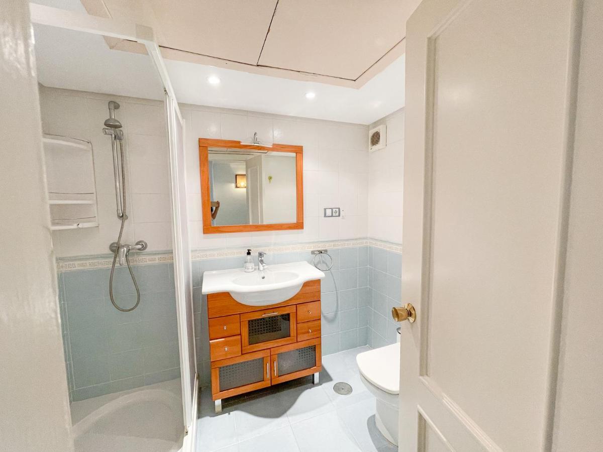 Seafront Apartment With Direct Access To The Beach توريمولينوس المظهر الخارجي الصورة