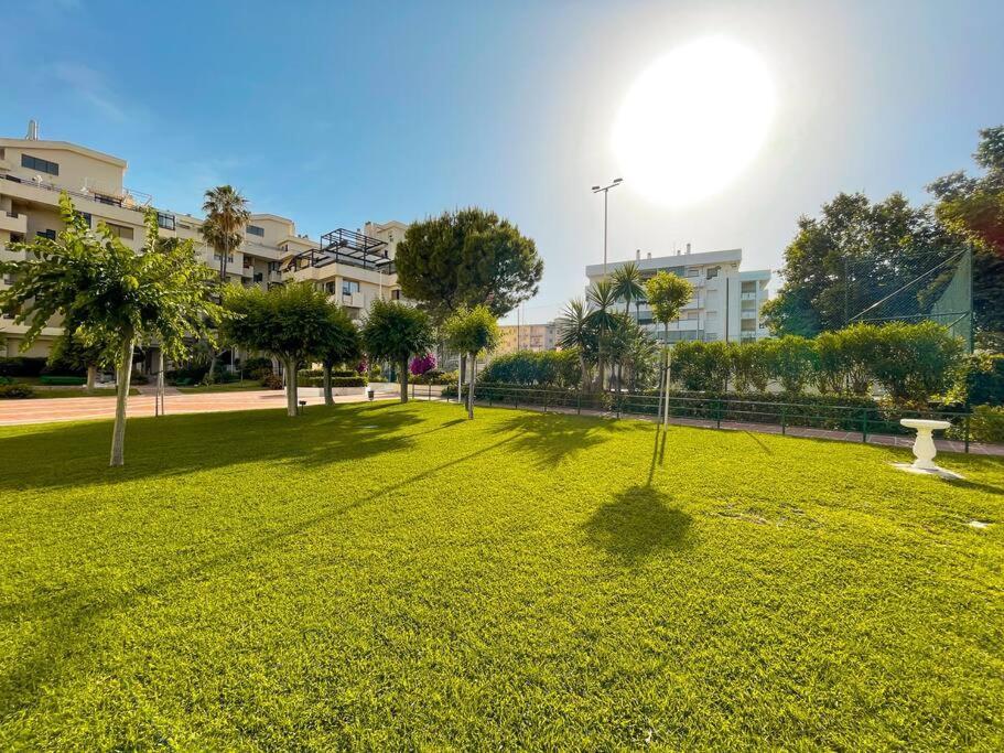 Seafront Apartment With Direct Access To The Beach توريمولينوس المظهر الخارجي الصورة